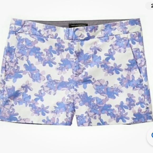 Banana Republic 4 Blue Floral Hampton Chino Shorts - Picture 2 of 13